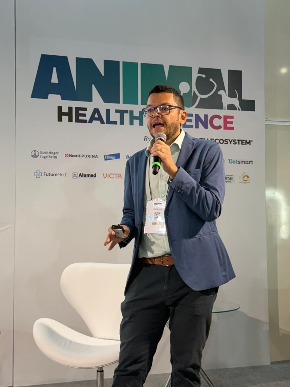 Palestra em evento do setor veterinário
