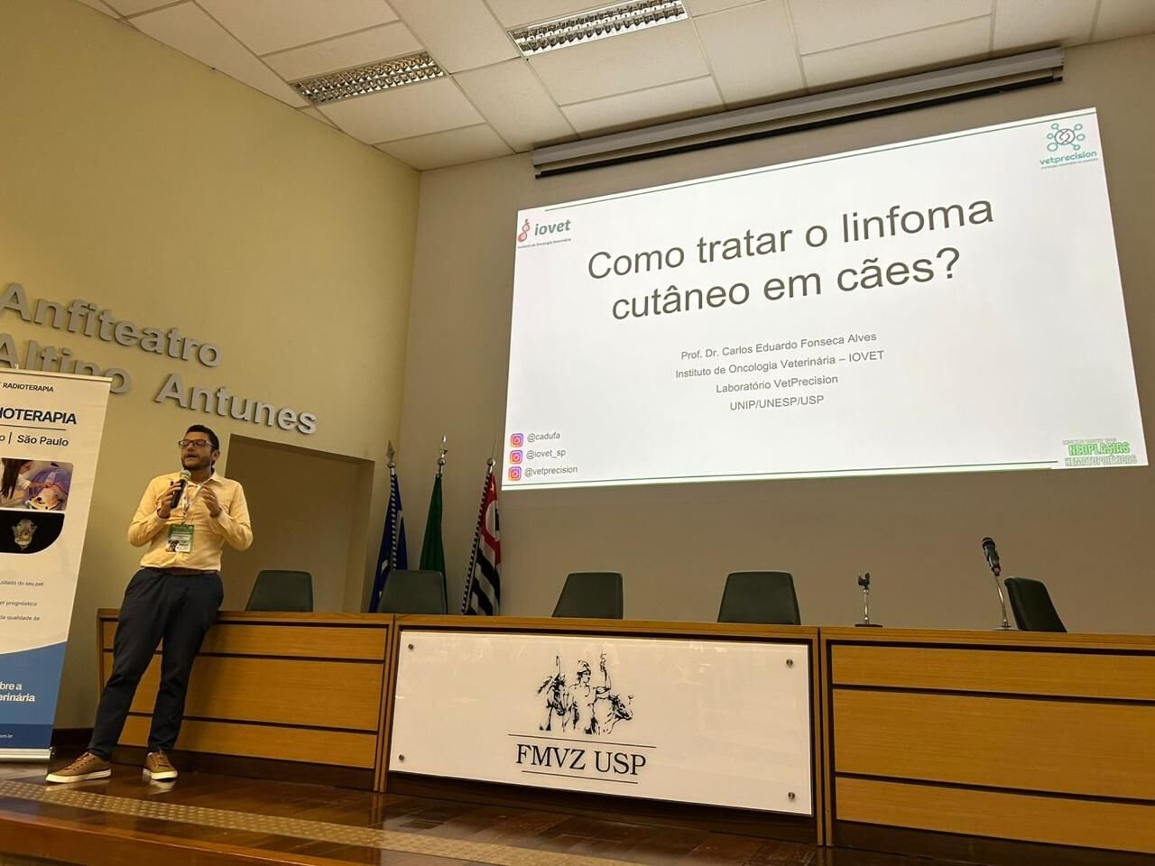 Aula sobre linfoma cutâneo em cães na FMVZ USP